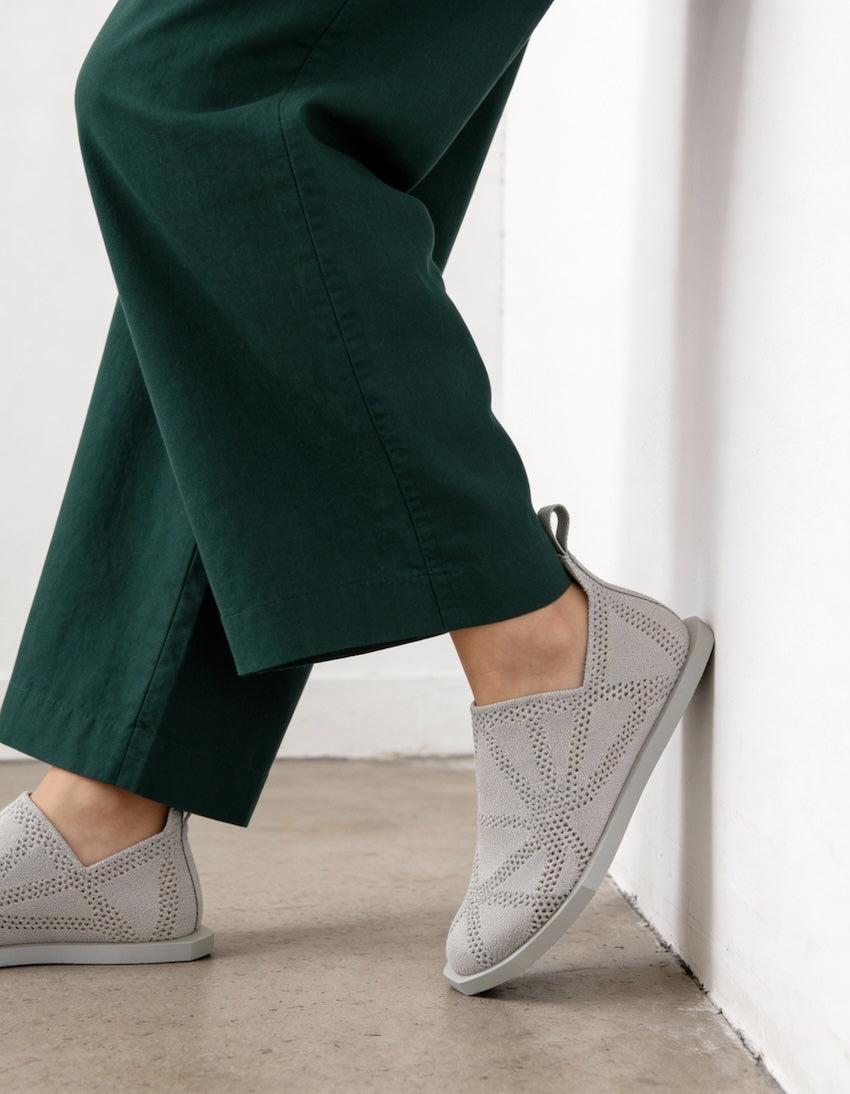 zapato cerrado blanco para verano mujer
