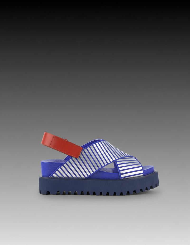 sandalias azules de cuero con plataforma plana para mujer