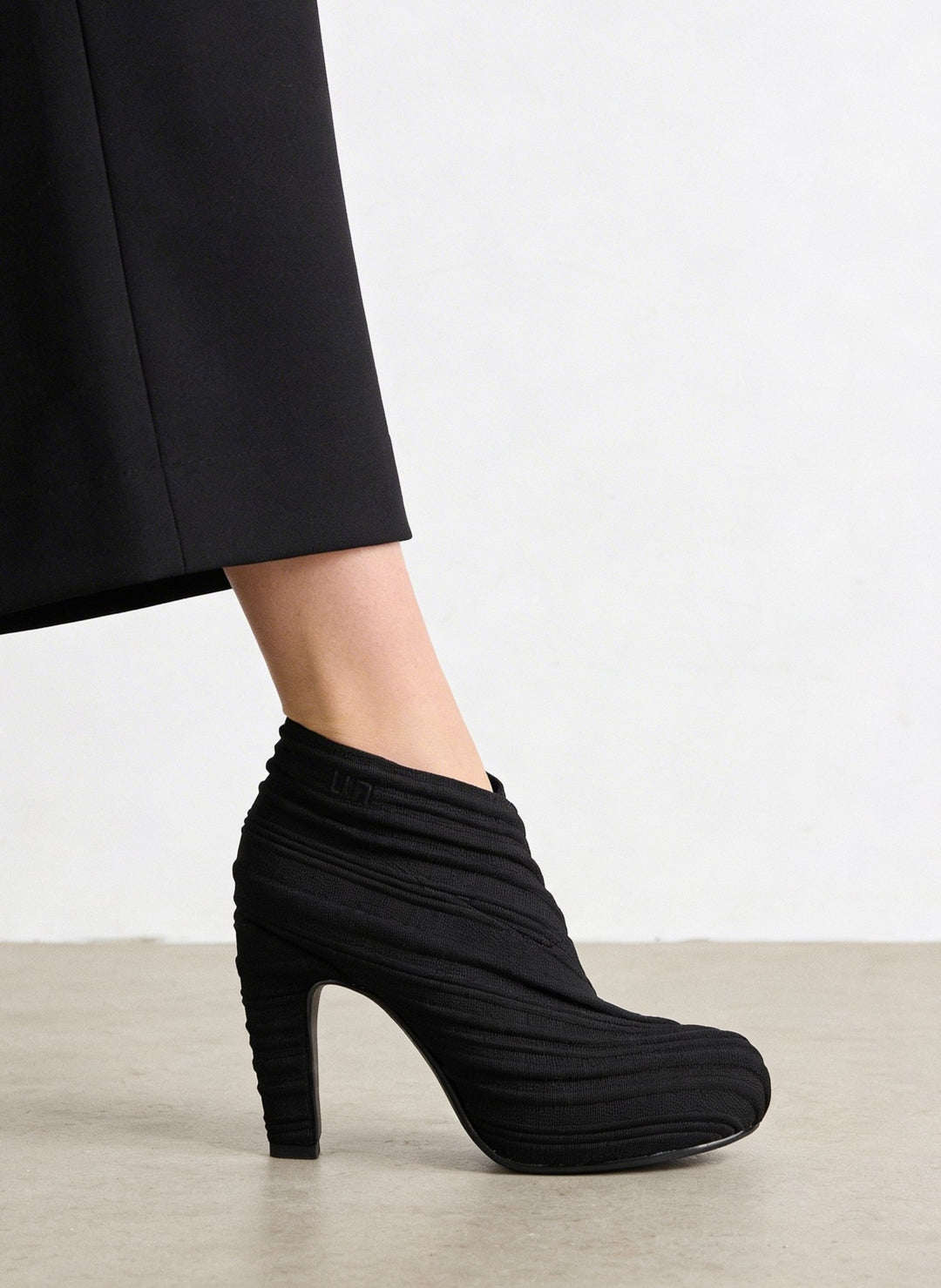 FOLD HI II BLACK