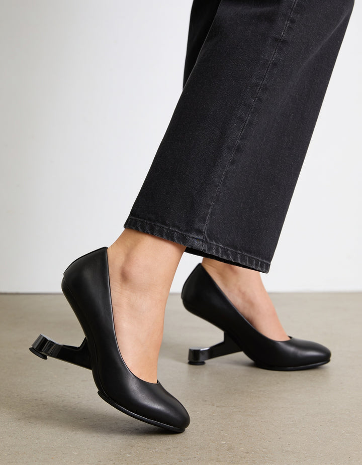 EAMZ PUMP BLACK